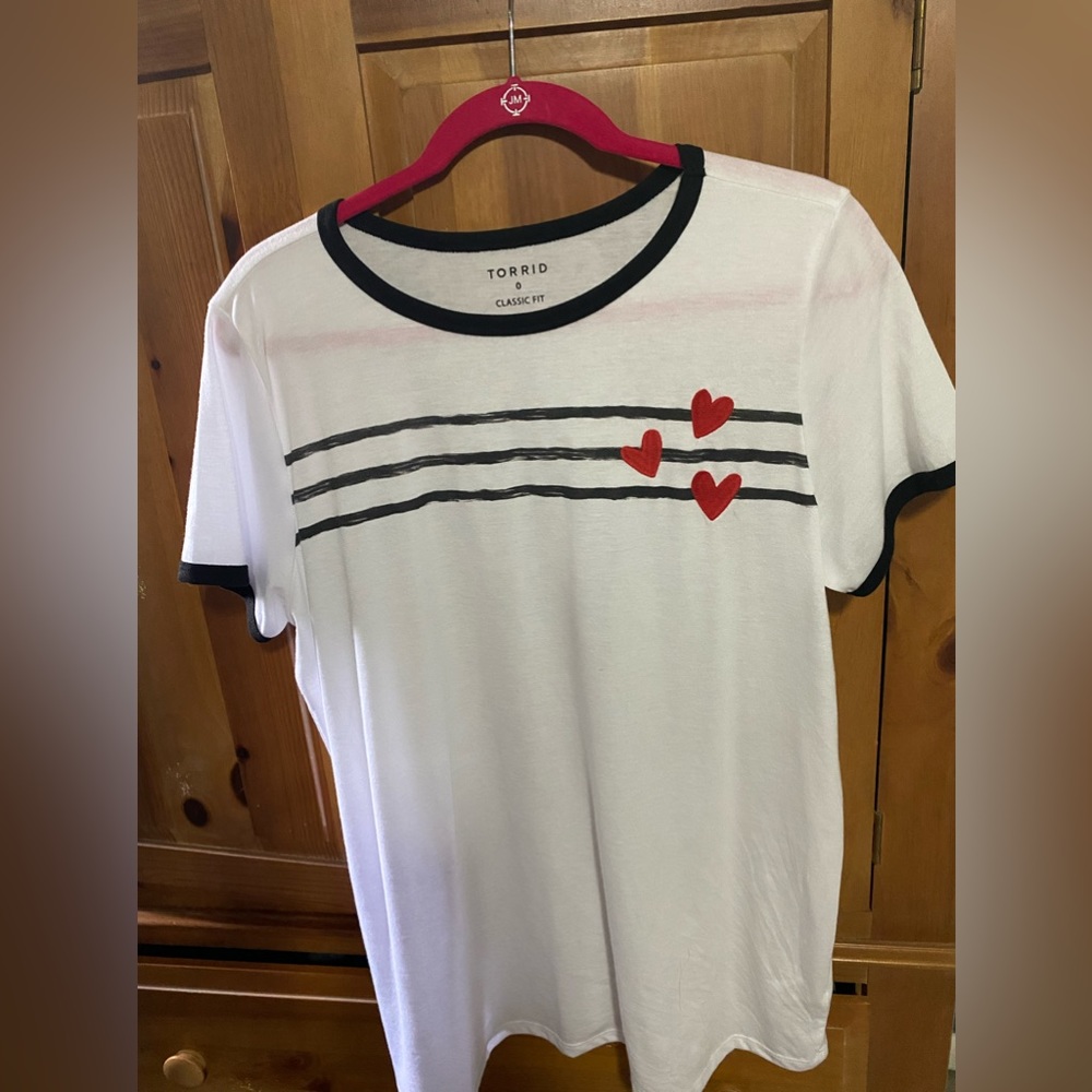 Torrid size 0 classic fit tee